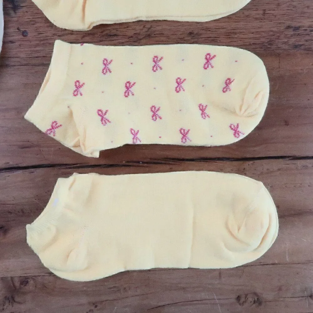 5 PAIR BLACK & YELLOW ANKLE SOCKS WOMENS SIZE 5 TO 8 NWT